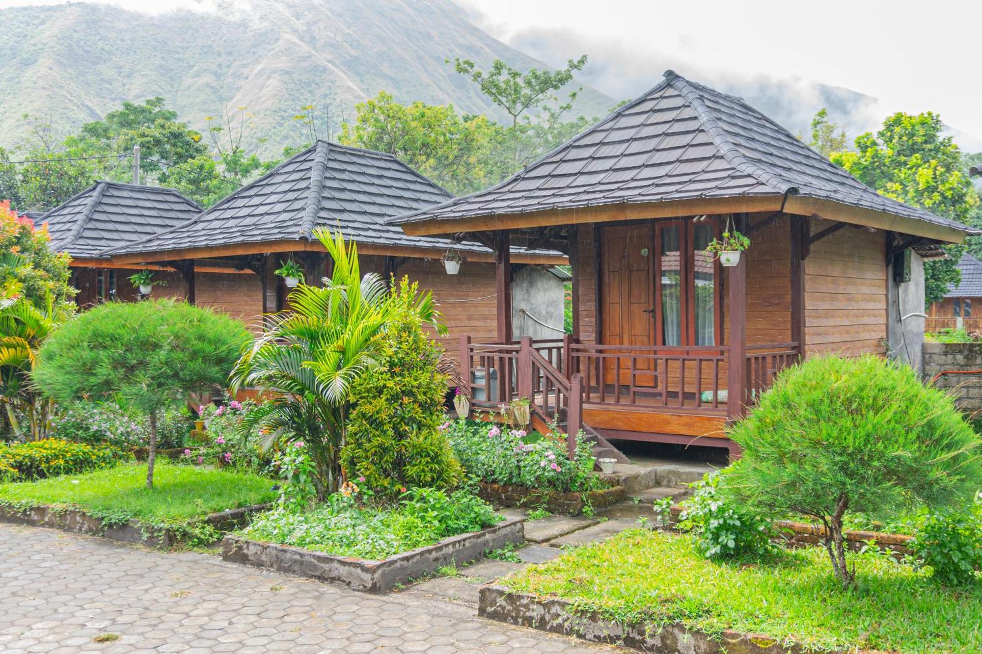 Puncak Rinjani Lodge Сембалун Лауанг Екстериор снимка
