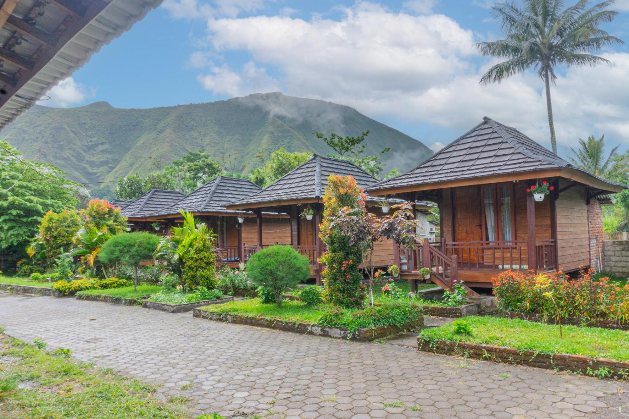 Puncak Rinjani Lodge Сембалун Лауанг Екстериор снимка