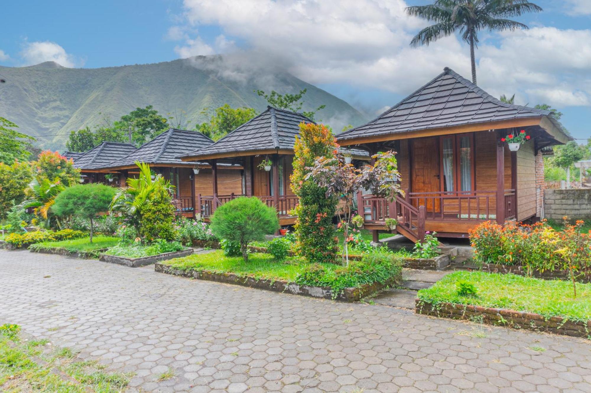 Puncak Rinjani Lodge Сембалун Лауанг Екстериор снимка